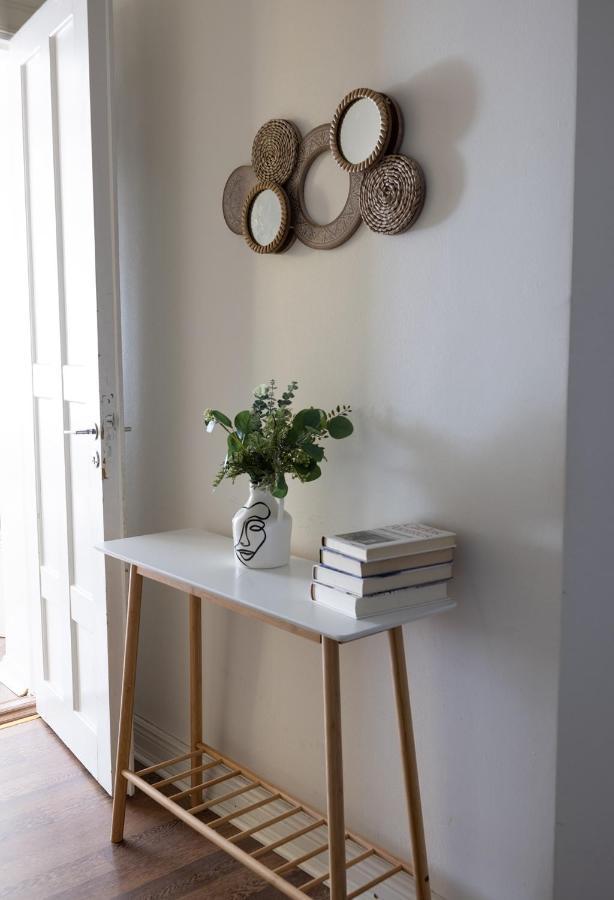 2Ndhomes City Center 2Br Apartment By The Finnish National Theatre With Balcony And Park View Helsingfors Eksteriør bilde