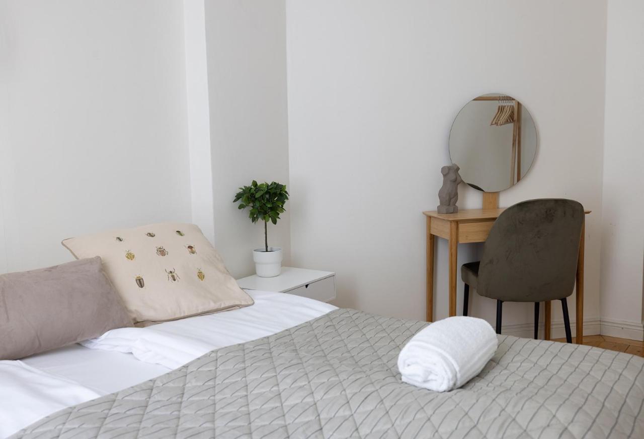 2Ndhomes City Center 2Br Apartment By The Finnish National Theatre With Balcony And Park View Helsingfors Eksteriør bilde