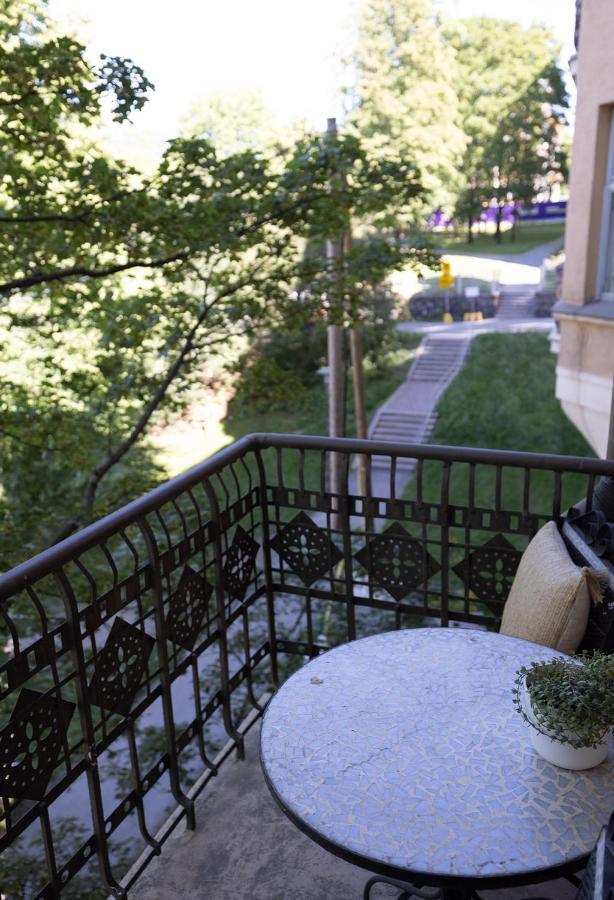 2Ndhomes City Center 2Br Apartment By The Finnish National Theatre With Balcony And Park View Helsingfors Eksteriør bilde