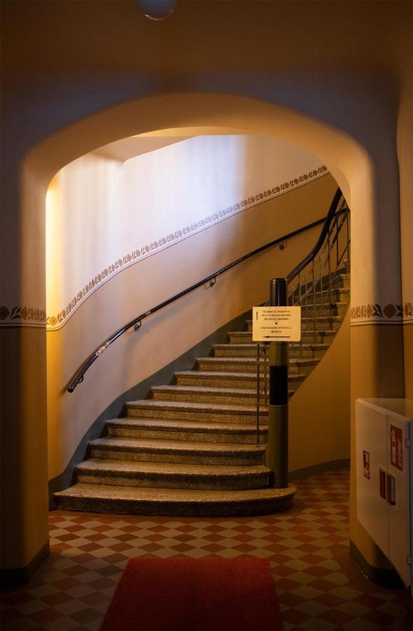 2Ndhomes City Center 2Br Apartment By The Finnish National Theatre With Balcony And Park View Helsingfors Eksteriør bilde